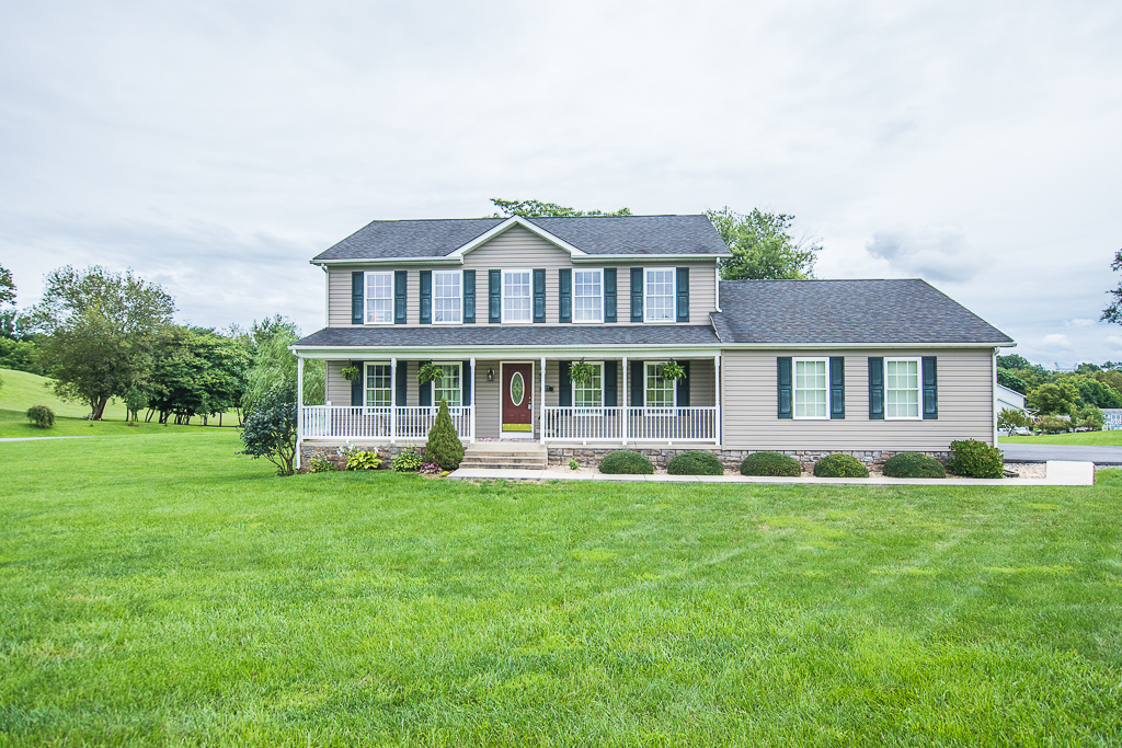 FOR SALE 37 AFFIRMED CT, HEDGESVILLE, WV 25427 FOSTER HOME TEAM
